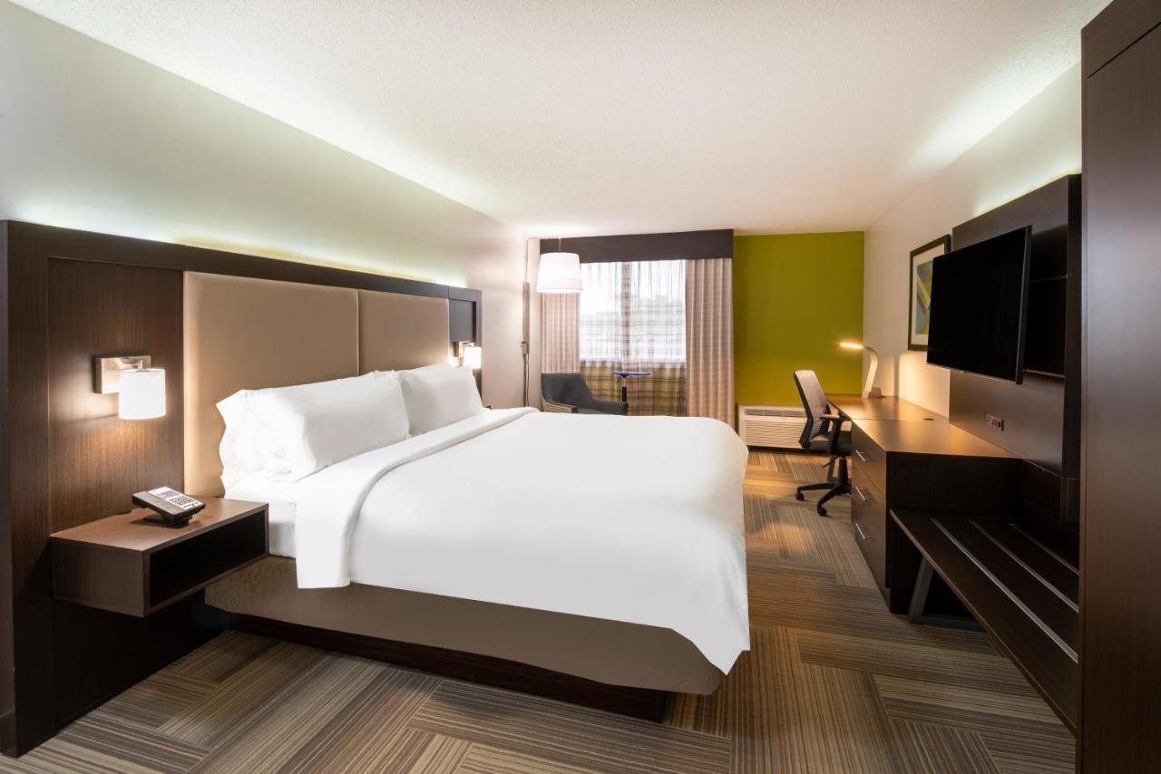 Express Philadelphia Ne-bensalem By Ihg Bensalem