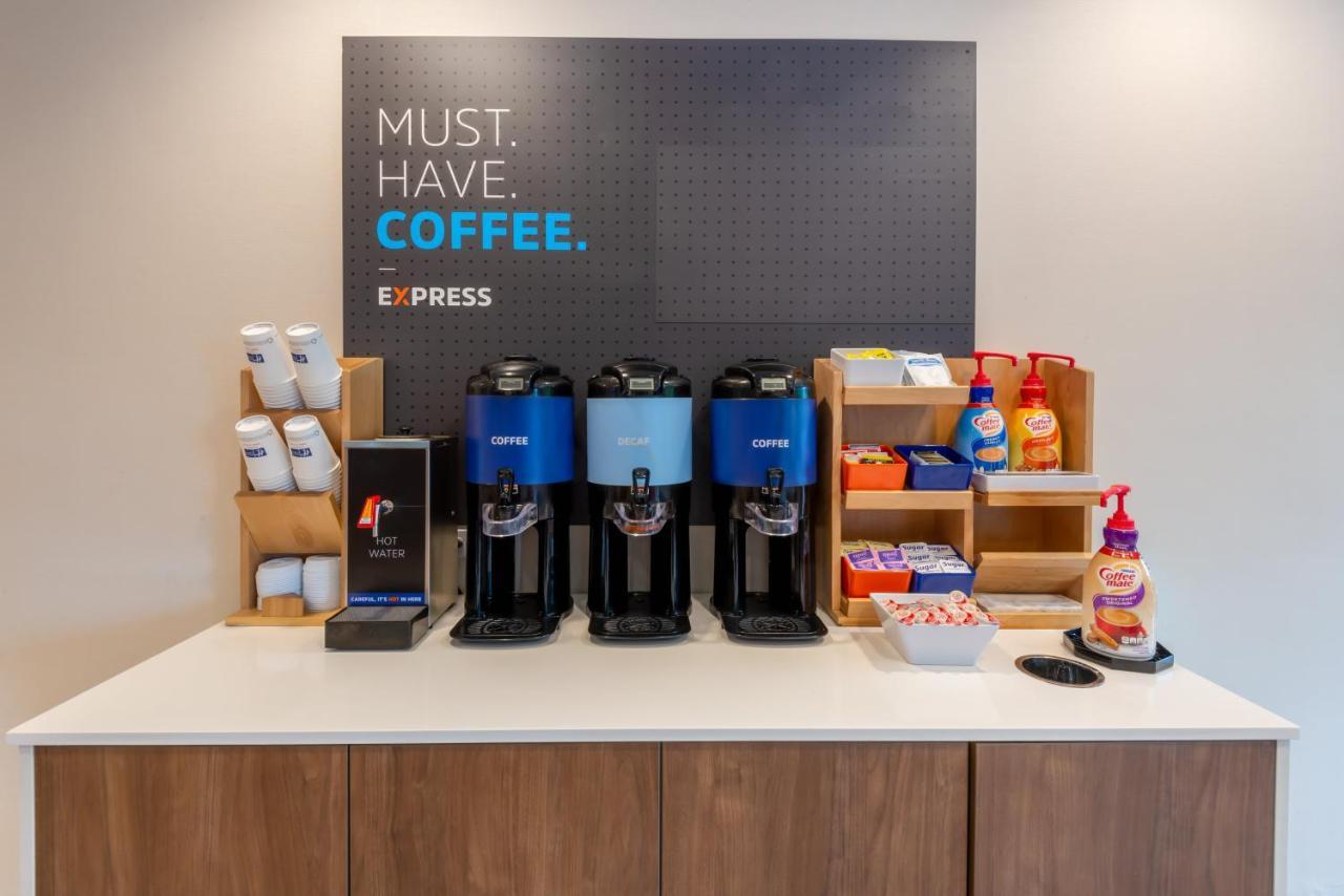 Express Philadelphia Ne-bensalem By Ihg 3*