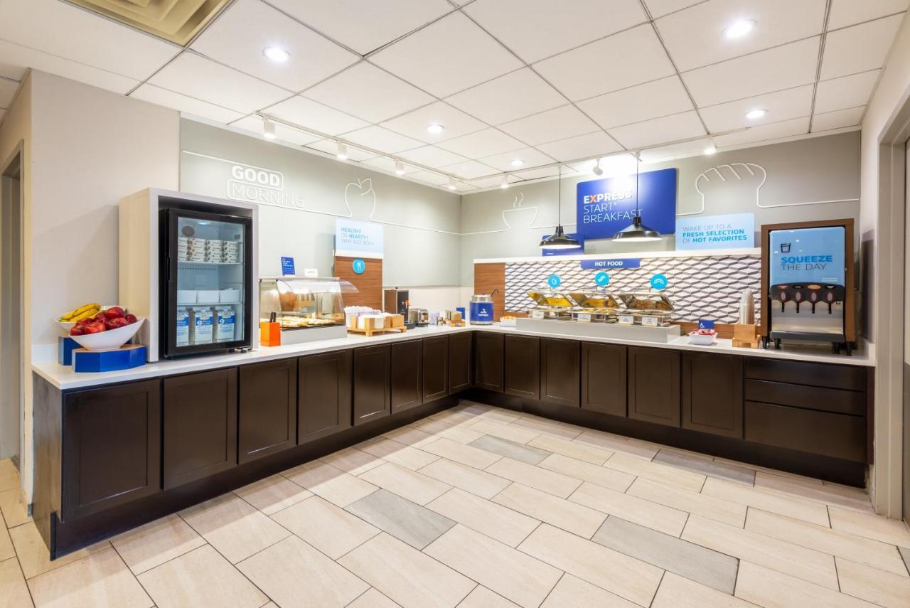 Hotel Express Philadelphia Ne-bensalem By Ihg