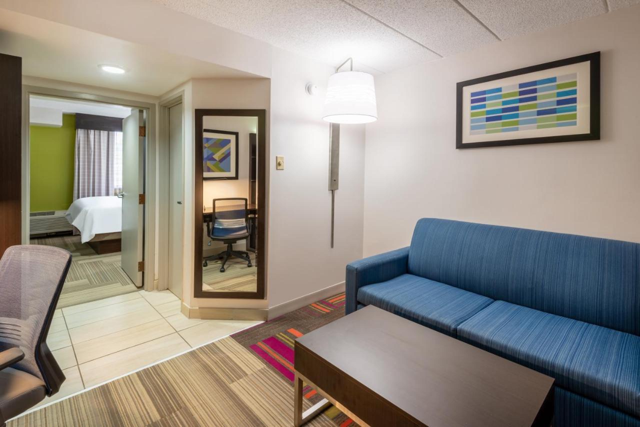 Express Philadelphia Ne-bensalem By Ihg 3*