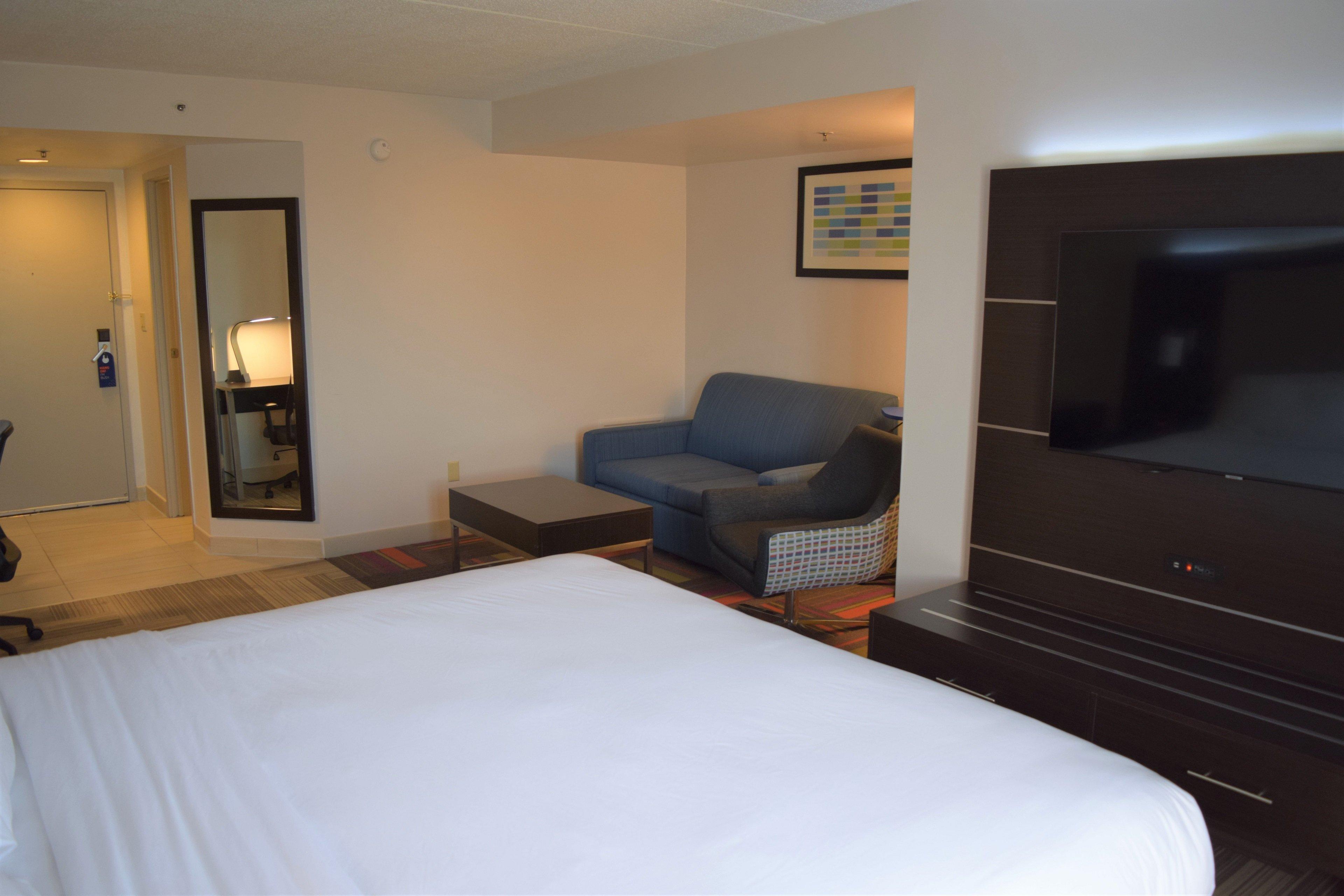 Express Philadelphia Ne-bensalem By Ihg