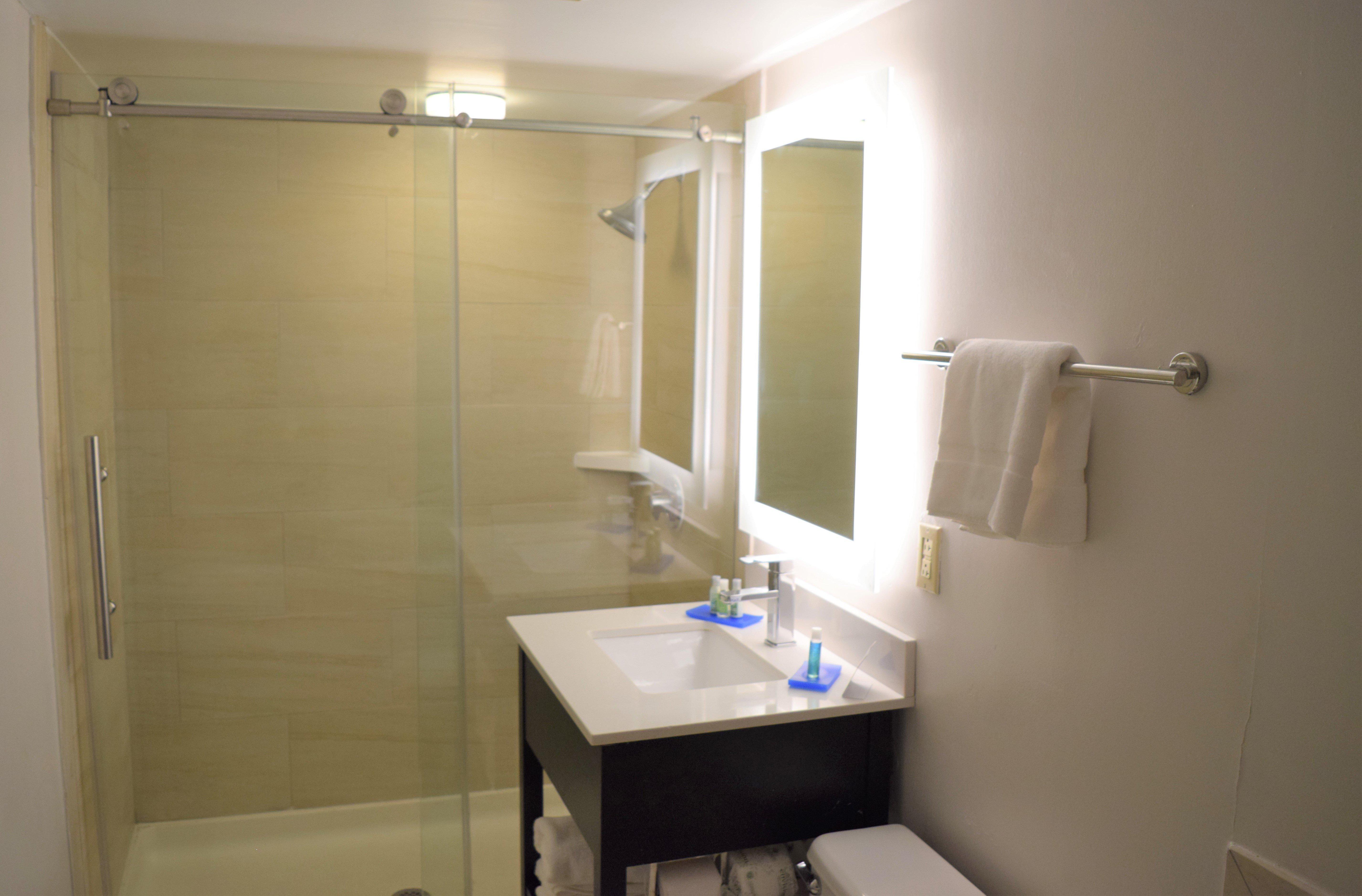 Express Philadelphia Ne-bensalem By Ihg